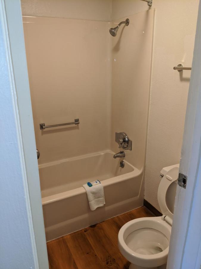Rodeway Inn Altoona Ngoại thất bức ảnh