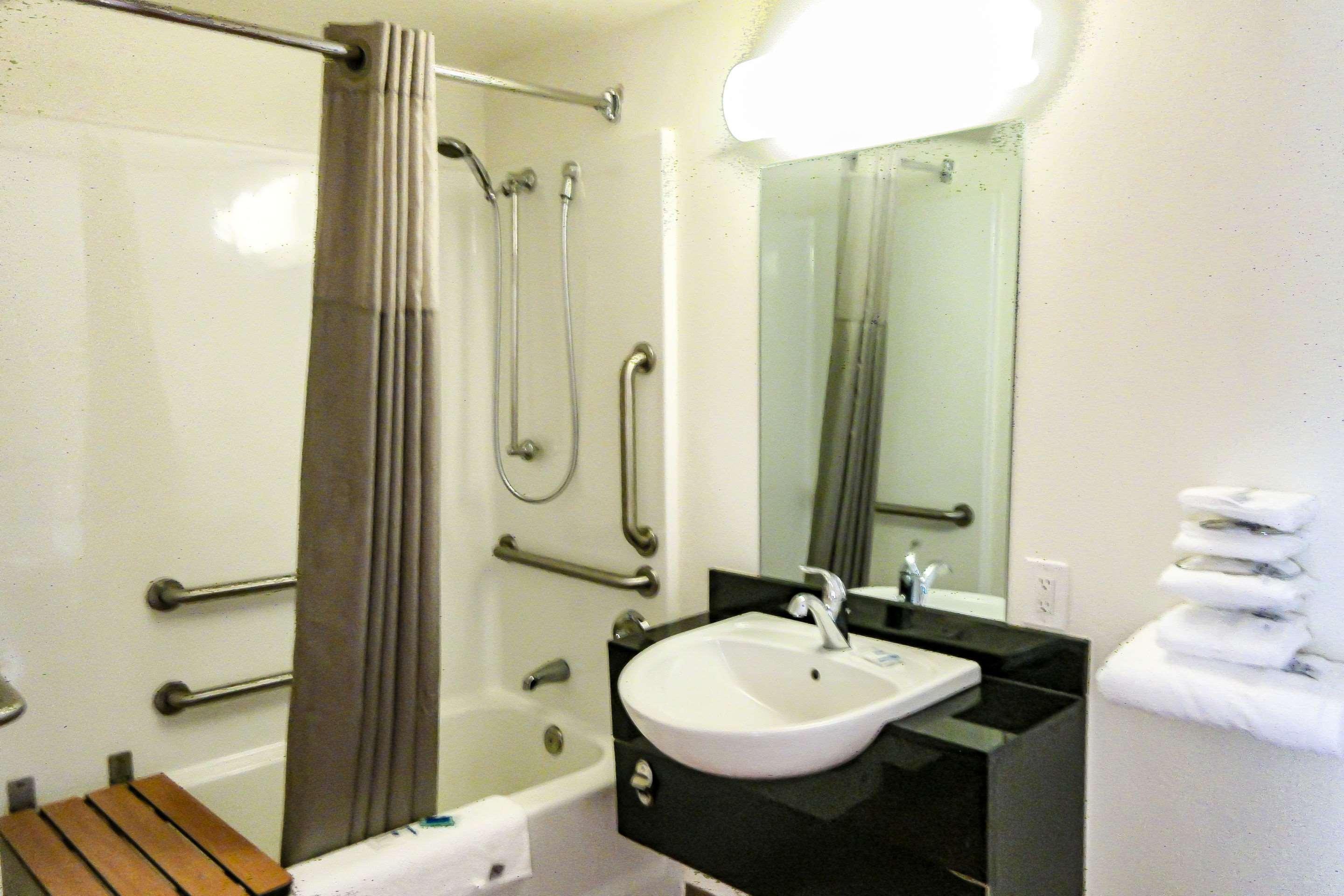 Rodeway Inn Altoona Ngoại thất bức ảnh