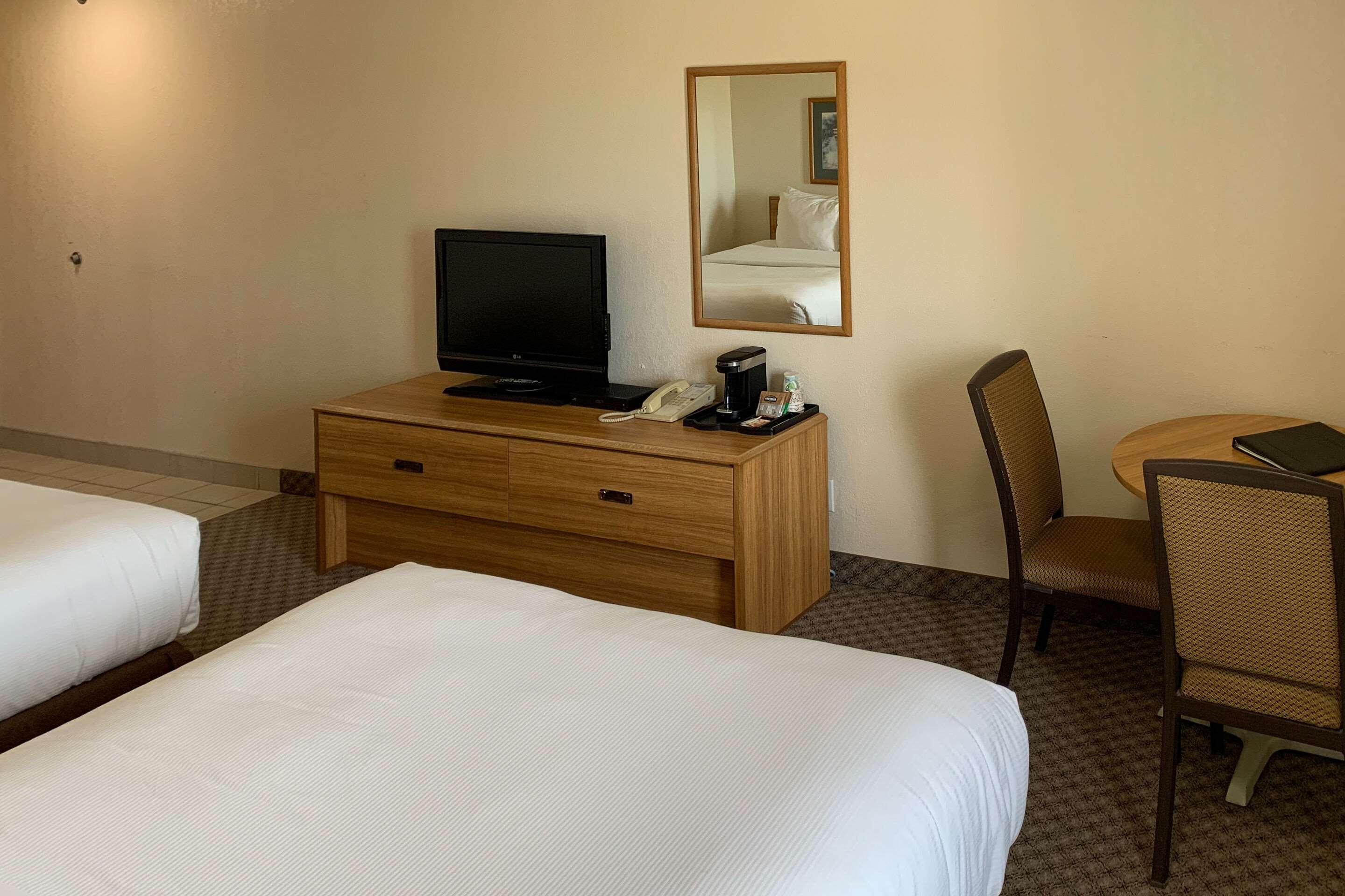 Rodeway Inn Altoona Ngoại thất bức ảnh
