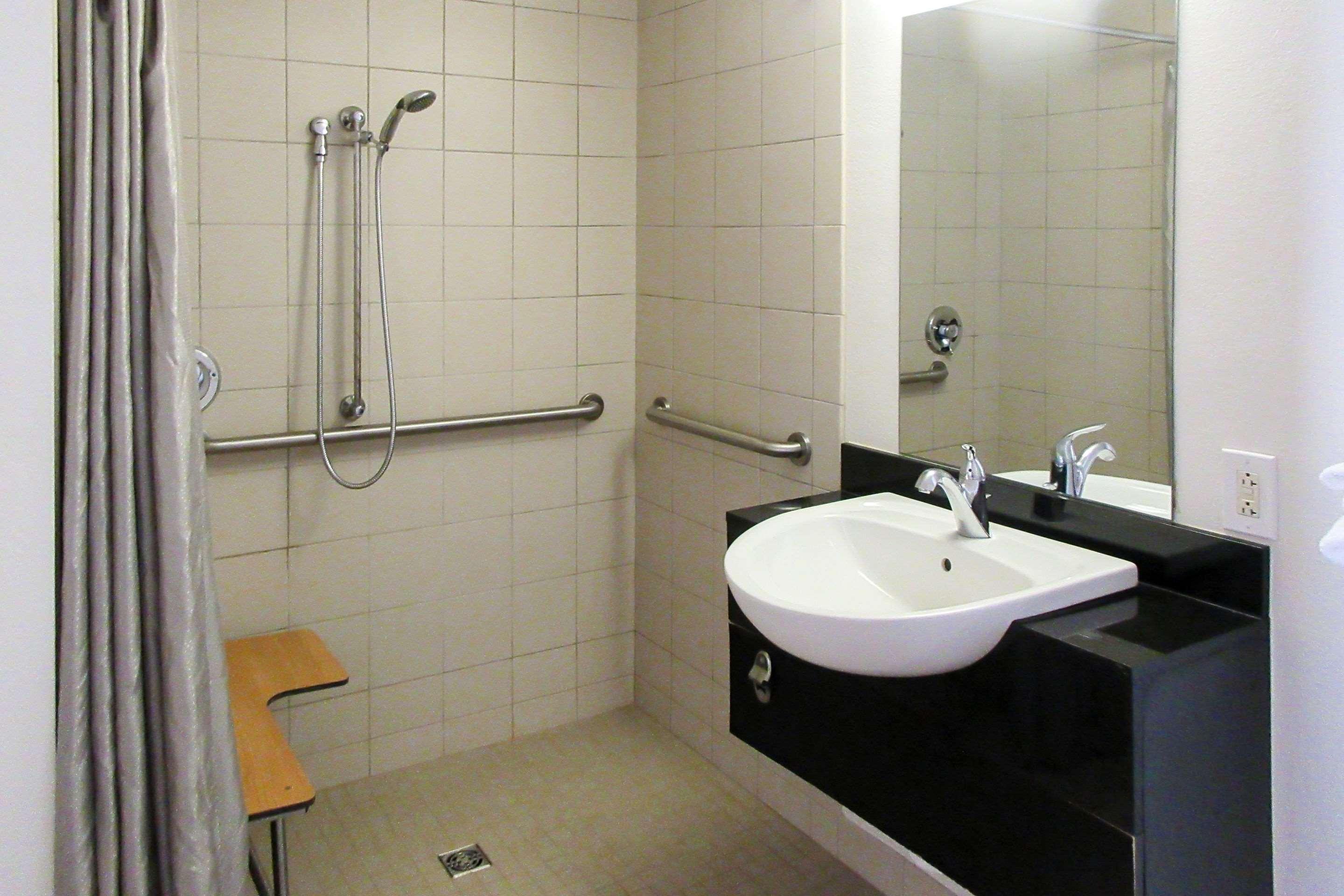 Rodeway Inn Altoona Ngoại thất bức ảnh