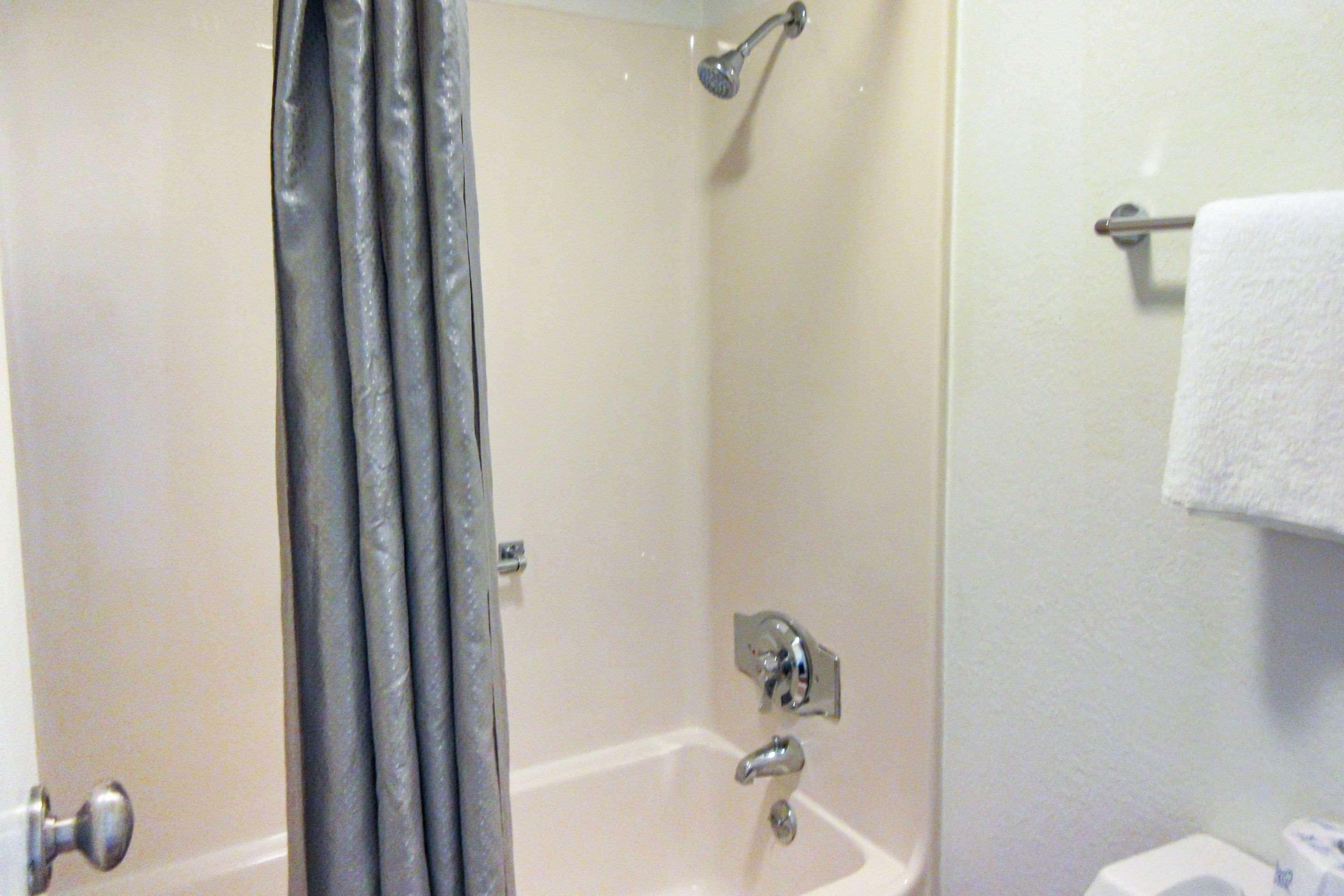 Rodeway Inn Altoona Ngoại thất bức ảnh