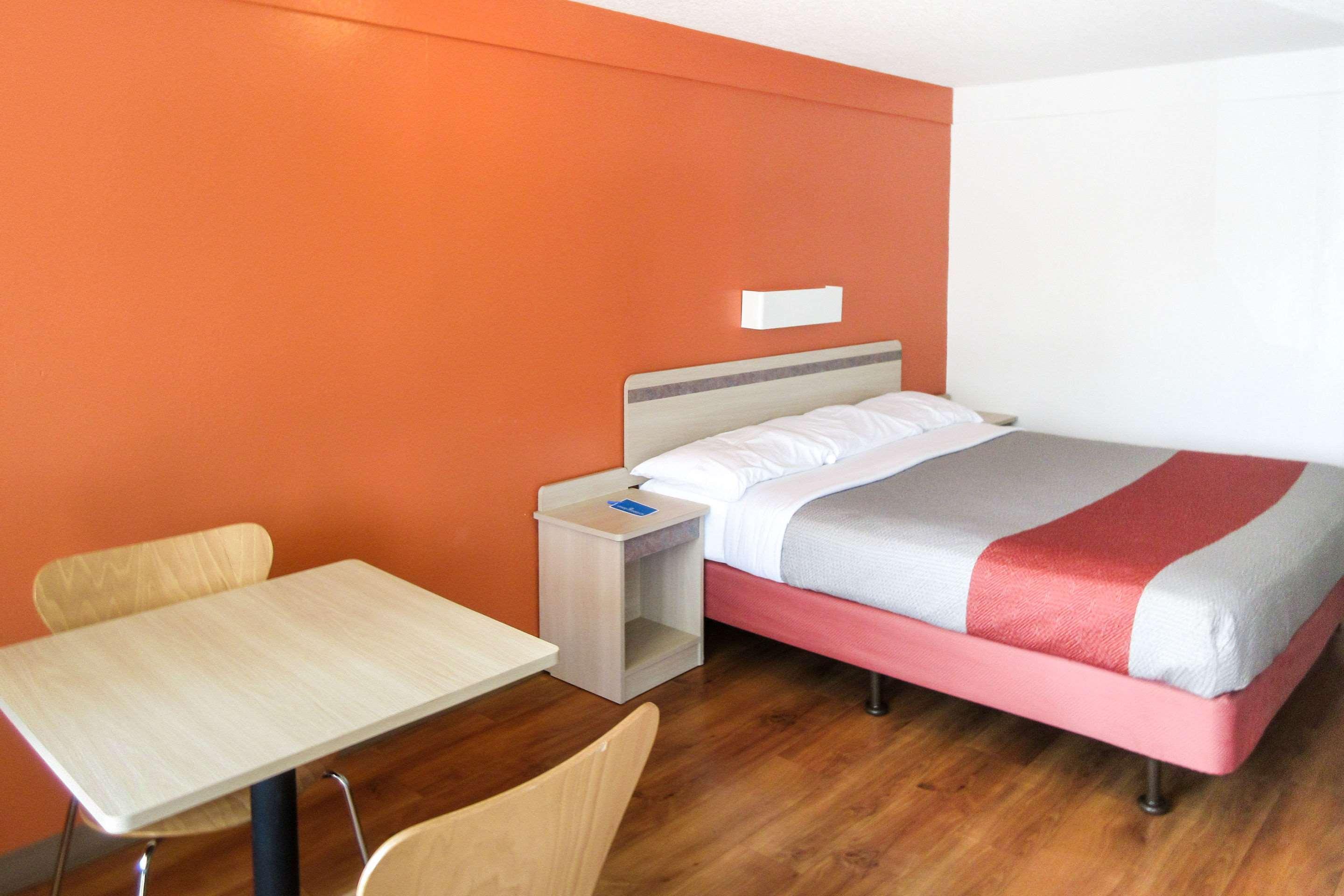 Rodeway Inn Altoona Ngoại thất bức ảnh