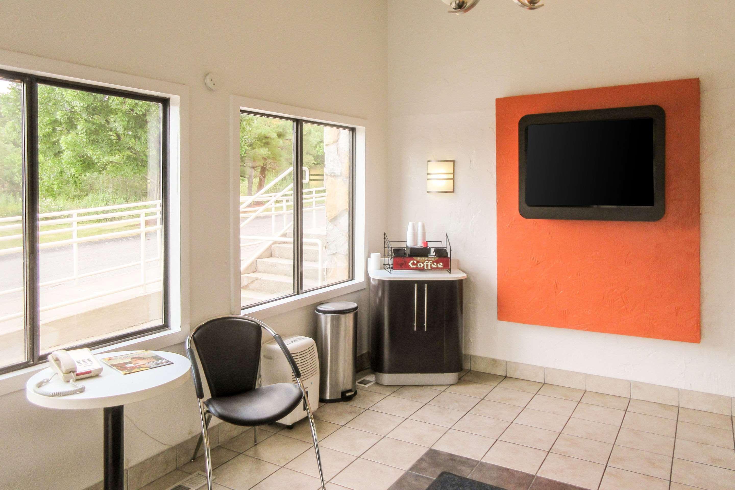 Rodeway Inn Altoona Ngoại thất bức ảnh