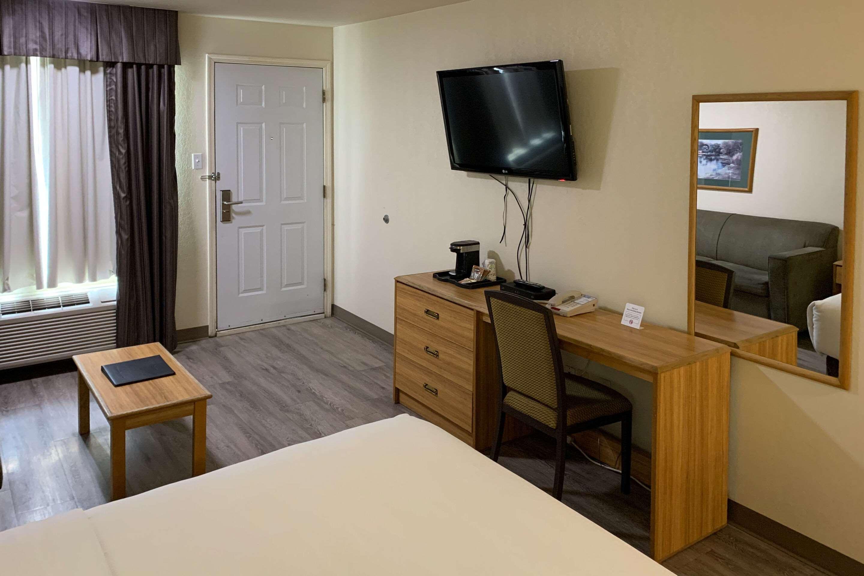 Rodeway Inn Altoona Ngoại thất bức ảnh