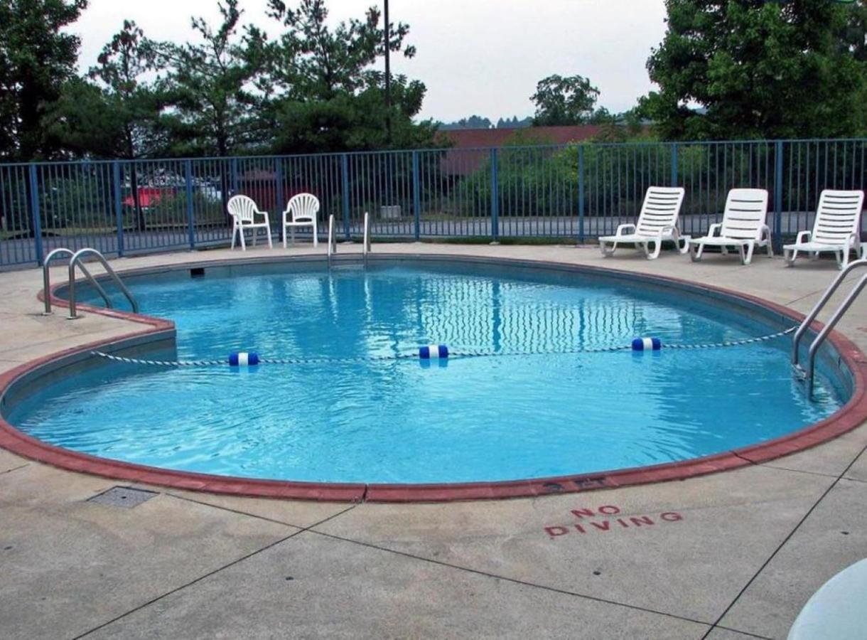 Rodeway Inn Altoona Ngoại thất bức ảnh