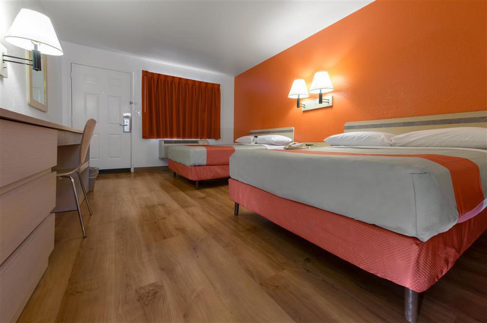 Rodeway Inn Altoona Phòng bức ảnh